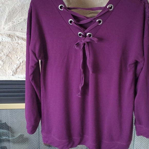 Top - Picture 2 of 4